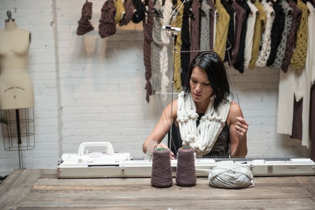 DeNada-VirginiaArrisueno-Knitting-02-PhotobyEmmaMcAlary