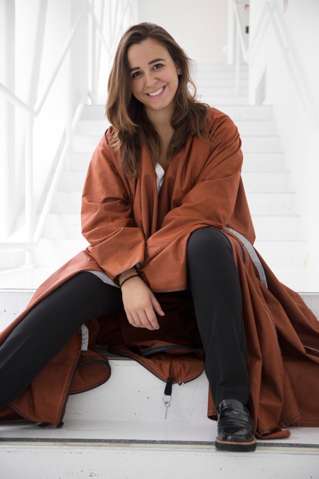 Angela full body Jess Richmond2